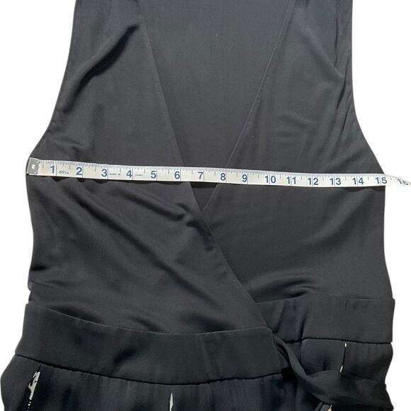 Diane von Furstenberg Black Wrap Dress Size 14 Silk Hem Classic Tie Side - Picture 7 of 11